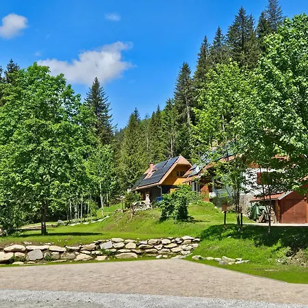 בית נופש Authentic Pohorje House With Riverside Outdoor Sauna *