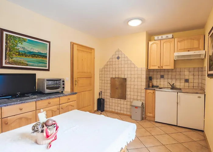 Authentic Pohorje House With Riverside Outdoor Sauna 別荘 Oplotnica