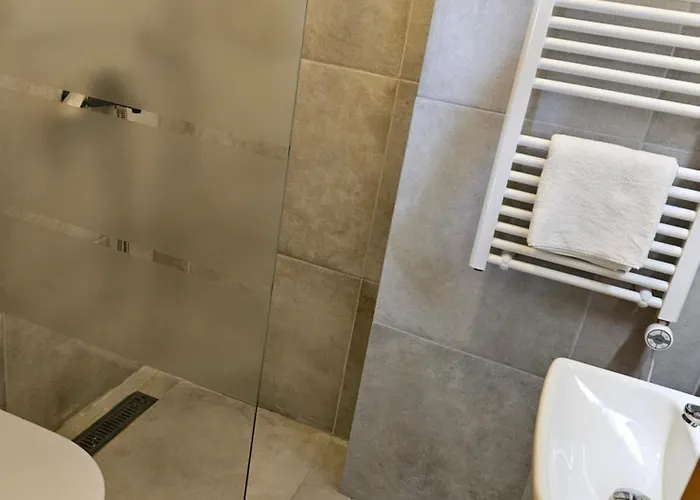 Authentic Pohorje House With Riverside Outdoor Sauna 別荘 Oplotnica