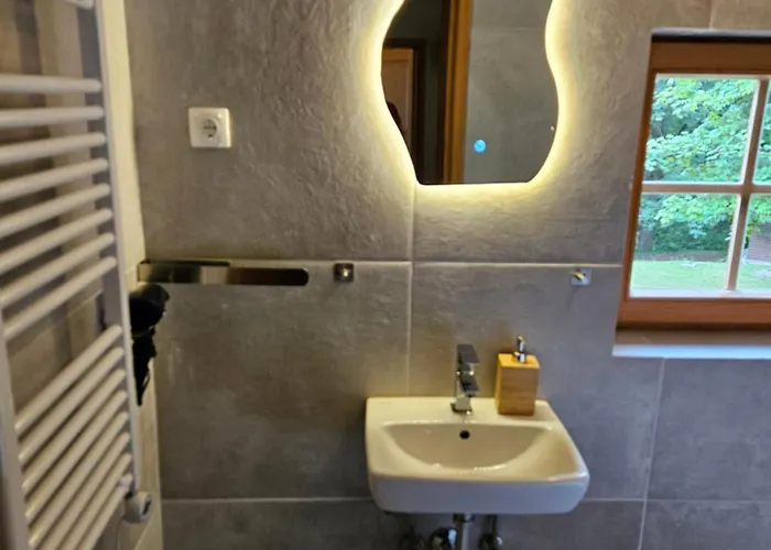 Authentic Pohorje House With Riverside Outdoor Sauna 別荘 Oplotnica